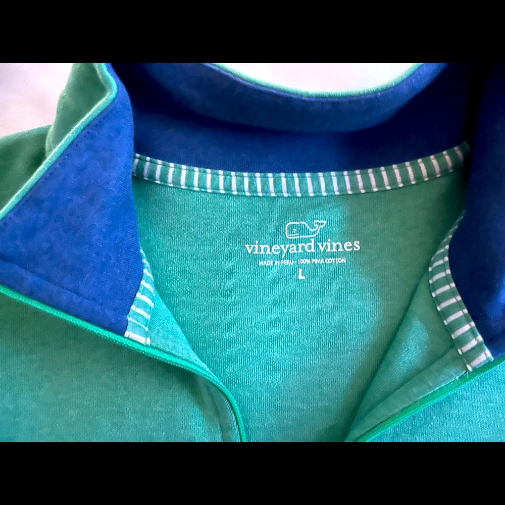 Vineyard Vines Shep Shirt in very good condition. Worn on Christmas!